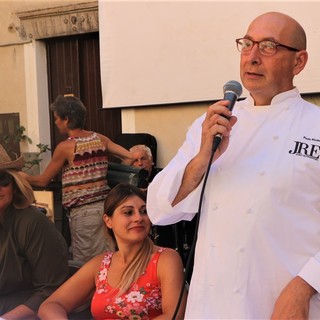 Al concorso del Turtun di Castelvittorio presentato il “Turtun” con la variante lavanda Al concorso del Turtun di Castelvittorio presentato il “Turtun” con la variante lavanda