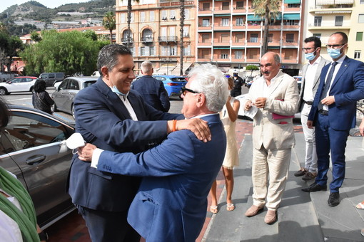 Ventimiglia: visita del Presidente della Regione Toti "Arrivano 6,5 milioni per i tre parcheggi sull'ex ferrovia" (Foto)