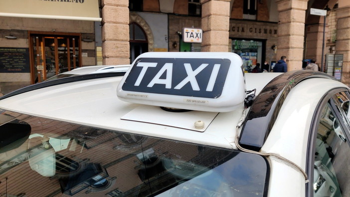 Niente taxi di notte da Bordighera a Sanremo, il Consorzio Taxi è dispiaciuto per l'accaduto, ma...