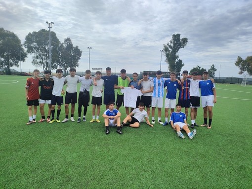 Torna il torneo di fine anno del Liceo Cassini di Sanremo: tutti in campo al grido di "Daje Gonza!" Torna il torneo di fine anno del Liceo Cassini di Sanremo: tutti in campo al grido di "Daje Gonza!"