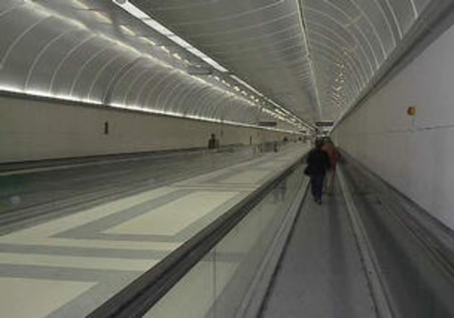 Sanremo: stazione ferroviaria al buio ieri sera con i treni che non potevano fermarsi Sanremo: stazione ferroviaria al buio ieri sera con i treni che non potevano fermarsi