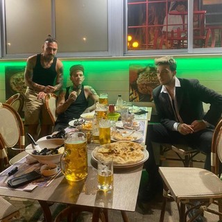 Sanremo: per i The Kolors cena sul porto prima del concerto di questa sera a Pian di Nave (Foto) Sanremo: per i The Kolors cena sul porto prima del concerto di questa sera a Pian di Nave (Foto)