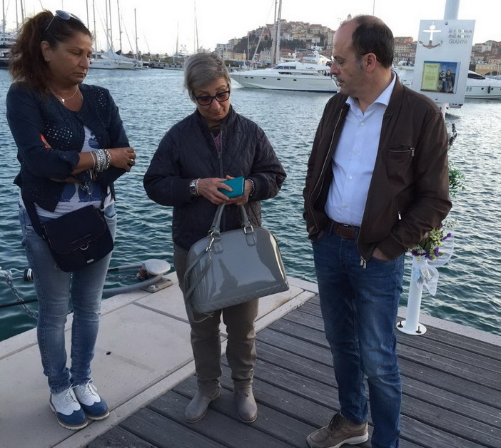 Imperia: ieri sera è stata posata una targa in memoria del sub Gianni Previato morto nel maggio 2013