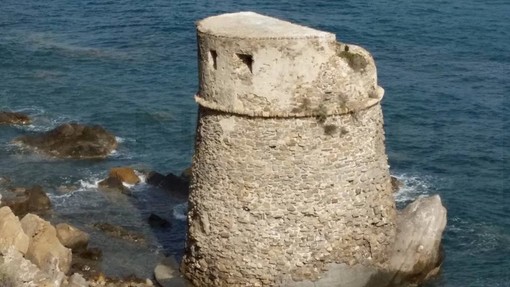 Imperia: al Prino la Torre di Prarola costruita nel 1500 e serviva per respingere i Saraceni (Foto)