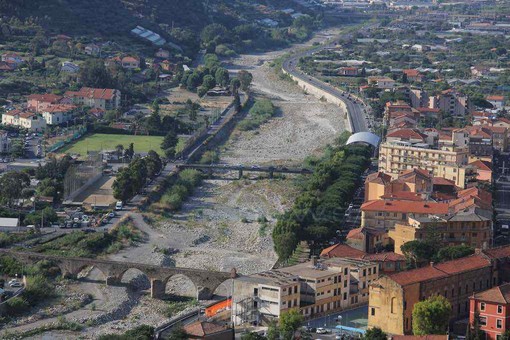 Taggia, manca l'acqua. Tante famiglie delle zone collinari colpite dall'emergenza idrica Taggia, manca l'acqua. Tante famiglie delle zone collinari colpite dall'emergenza idrica