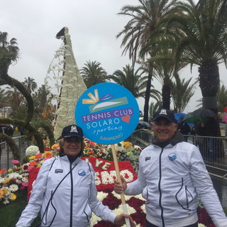 Sanremo: anche il Tennis Club Solaro ha partecipato con entusiasmo al corso fiorito di ieri (Foto) Sanremo: anche il Tennis Club Solaro ha partecipato con entusiasmo al corso fiorito di ieri (Foto)