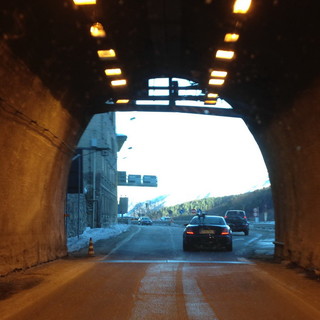 Da oggi tunnel di Tenda aperto: nessuno stop in vista dell'estate, ma preoccupazione tra commercianti e operatori turistici