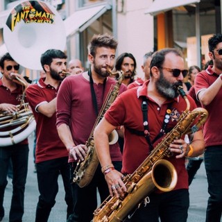A Sanremo le Marching Band arrivano in città: tre pomeriggi di festa per un’esplosione di energia, divertimento e musica. Domenica la Fantomatik Orchestra