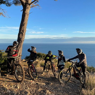 Top Riders di fama mondiale sui trail del Golfo Dianese