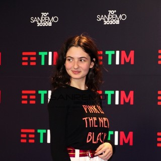 La "generazione Greta" di Tecla Insolia a Sanremo: "Ragazze, non fatevi umiliare dai vostri coetanei"