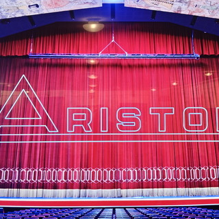 Sanremo: Festival 2025, arriva la richiesta di spostare le date, ma c'è lo spettro Champions Sanremo: Festival 2025, arriva la richiesta di spostare le date, ma c'è lo spettro Champions