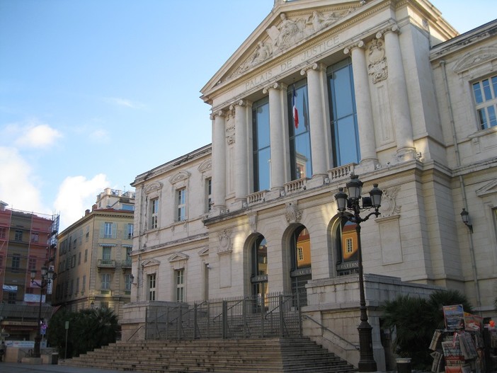 Val Roya (sponda francese) senza pace: un giornale 'anti migranti' oggi in tribunale a Nizza