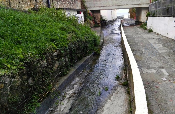 Controlli nei torrenti: scoperti sei scarichi fognari non allacciati, procedure verso alcuni condomini in zona Foce Controlli nei torrenti: scoperti sei scarichi fognari non allacciati, procedure verso alcuni condomini in zona Foce