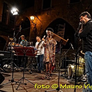 Grande successo ieri sera per 'Taggia in Jazz' che torna in scena stasera e domani in piazza Reghezza