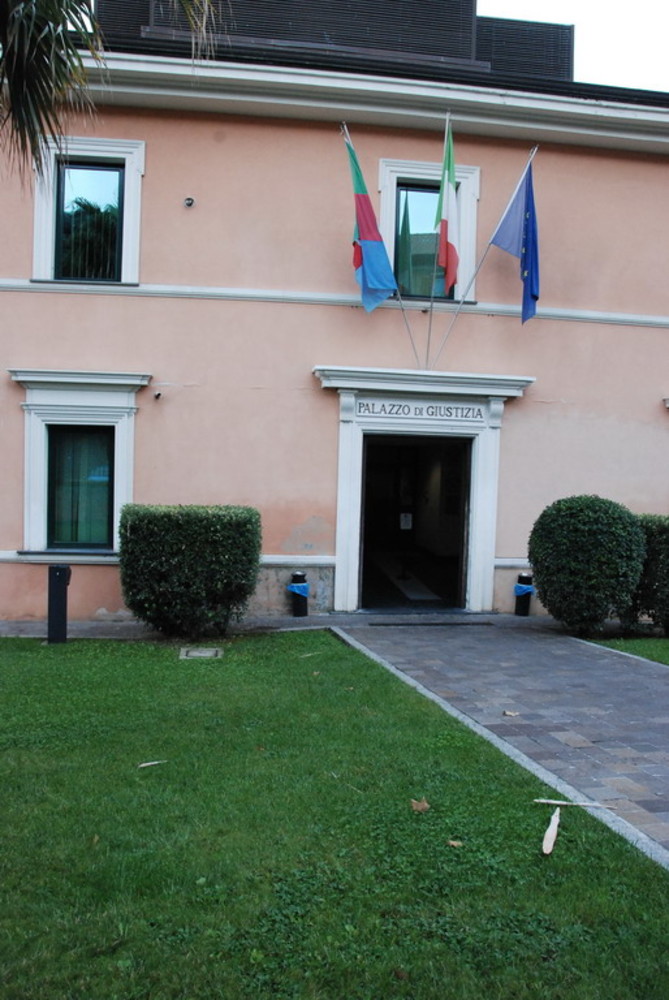 Imperia: rinviato al 10 aprile il processo per la lite alla discoteca Afrik del settembre 2011