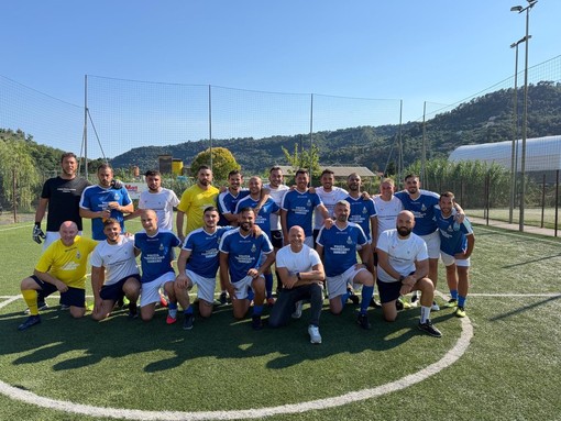 Sport, solidarietà e collaborazione tra le forze dell’ordine: Camporosso ospita il 4° Torneo Interforze di calcio a 5 (Foto) Sport, solidarietà e collaborazione tra le forze dell’ordine: Camporosso ospita il 4° Torneo Interforze di calcio a 5 (Foto)