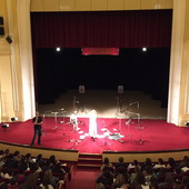 La stagione teatrale del Casinò di Sanremo riparte a gennaio 2026 tra grandi nomi, classici e nuovi sguardi sul presente