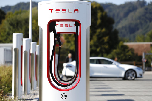 Il 'supercharger' Tesla