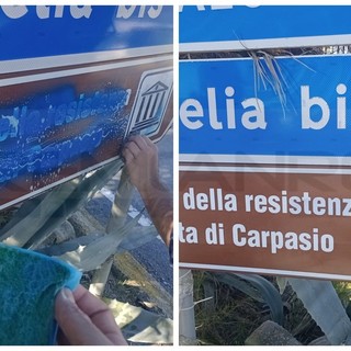 Arma di Taggia: ripulito in poche ore da alcuni volontari il cartello del 'Museo della Resistenza' (Foto) Arma di Taggia: ripulito in poche ore da alcuni volontari il cartello del 'Museo della Resistenza' (Foto)