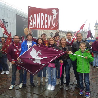 Anche i tifosi di Sanremo a Torino per festeggiare la promozione in Serie A dei granata Anche i tifosi di Sanremo a Torino per festeggiare la promozione in Serie A dei granata