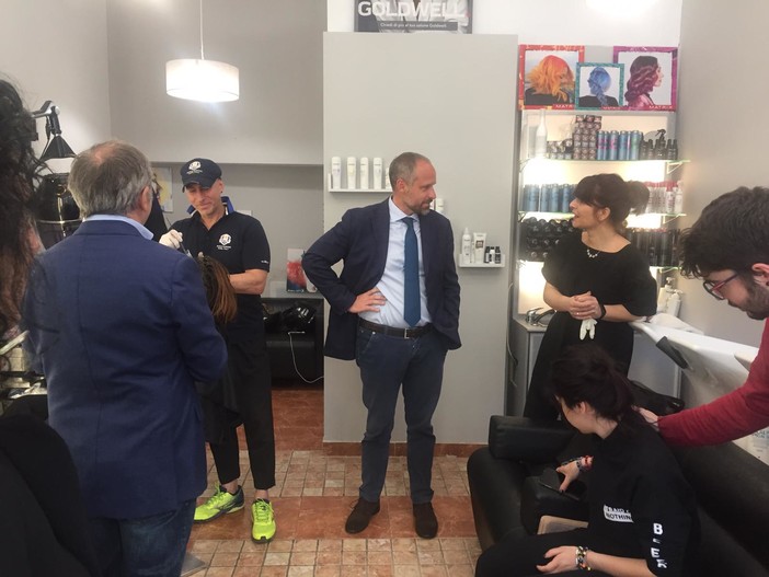 Elezioni Sanremo: il candidato sindaco Sergio Tommasini incontra commercianti e cittadini nella zona del Casinò