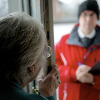 Arriva anche a Sanremo la truffa porta a porta dei rilevatori di gas: massima attenzione a chi suona al citofono