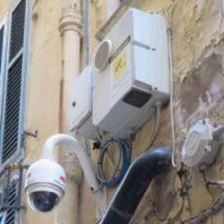 Ventimiglia: atti di vandalismo alle telecamere di piazzale De Gasperi, al Comune costerà 8.000 euro