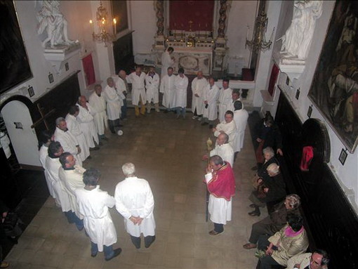 Imperia: torna questa sera la Tradizione dei Canti del Giovedì Santo a Porto Maurizi Imperia: torna questa sera la Tradizione dei Canti del Giovedì Santo a Porto Maurizi