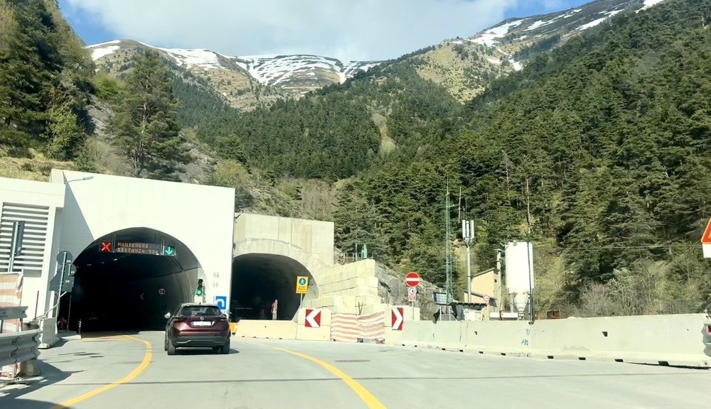 Tunnel Tenda, Rixi: "Aperture estese in estate e avanti su seconda galleria, Governo mantiene impegni" Tunnel Tenda, Rixi: "Aperture estese in estate e avanti su seconda galleria, Governo mantiene impegni"