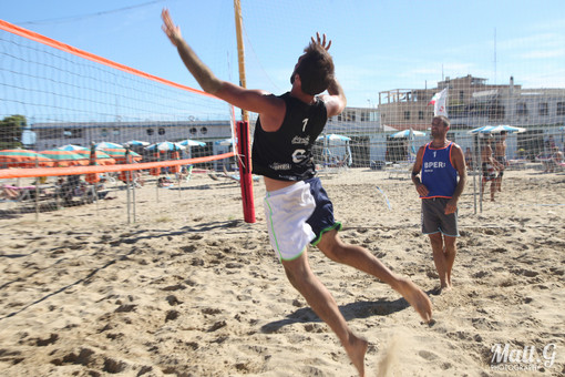Sulla spiaggia di San Bartolomeo al mare grande spettacolo con il Torneo di Beach Volley Sulla spiaggia di San Bartolomeo al mare grande spettacolo con il Torneo di Beach Volley