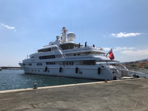 Il “Titania” a Porto Sole
