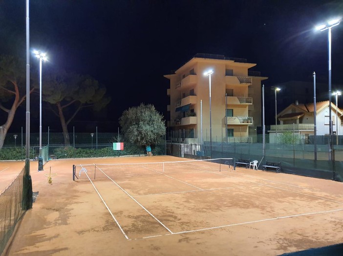 Al Tennis Club di Bordighera la presentazione del libro “La conversione di Costantino” Al Tennis Club di Bordighera la presentazione del libro “La conversione di Costantino”