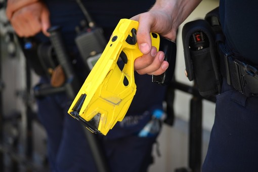 Ventimiglia: ieri sera riunione di maggioranza per il prossimo Consiglio, si parlerà del Taser alla Municipale Ventimiglia: ieri sera riunione di maggioranza per il prossimo Consiglio, si parlerà del Taser alla Municipale