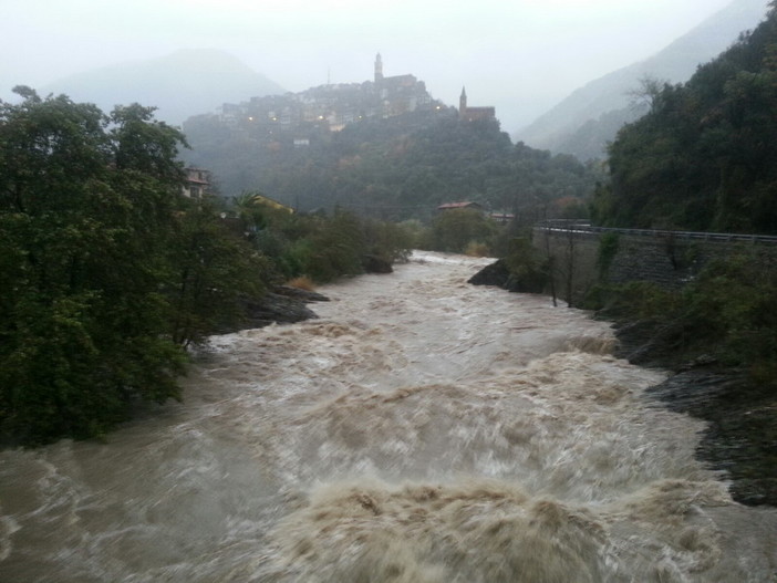 Allerta Meteo: piove soprattutto nell'entroterra, torrente Argentina sopra il livello di piena a Montalto