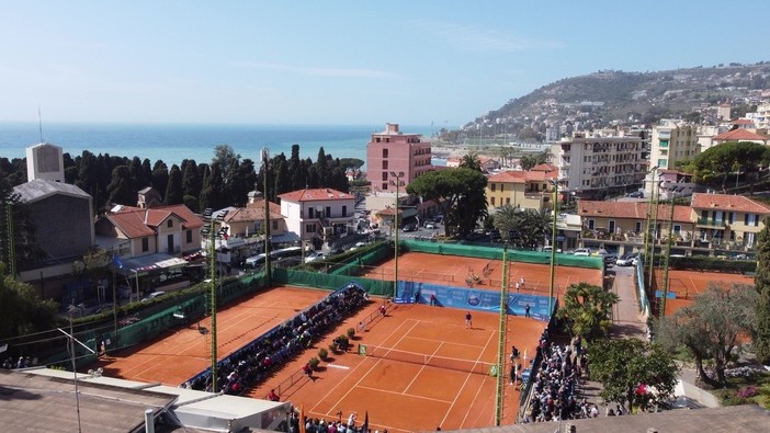 Tennis Sanremo in campo per il Gaslini: sfide solidali, Mager protagonista e raccolta fondi per i bambini