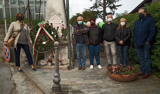 25 Aprile 2021: il Partito Democratico di Sanremo in 'tour' nei luoghi più significativi della Resistenza (Foto) 25 Aprile 2021: il Partito Democratico di Sanremo in 'tour' nei luoghi più significativi della Resistenza (Foto)