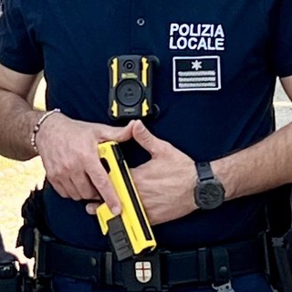 M5S di Ventimiglia e Sanremo: "Stop all'uso del Taser, ci sono alternative valide come il 'Bolawarp' le 'manette volanti'
