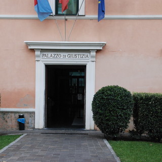 Imperia: 2 in carcere e 7 ai domiciliari, questa la decisione per i 9 romeni protagonisti della rissa di ieri a Ventimiglia