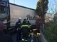 Sanremo: Tir incastrato in via Duca D'Aosta, intervento dei Vigili del Fuoco e della Polizia Municipale (Foto) Sanremo: Tir incastrato in via Duca D'Aosta, intervento dei Vigili del Fuoco e della Polizia Municipale (Foto)