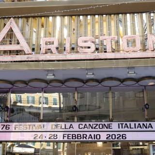 Irina Shayk all’Ariston: sarà co-conduttrice nella serata di giovedì a Sanremo 2026