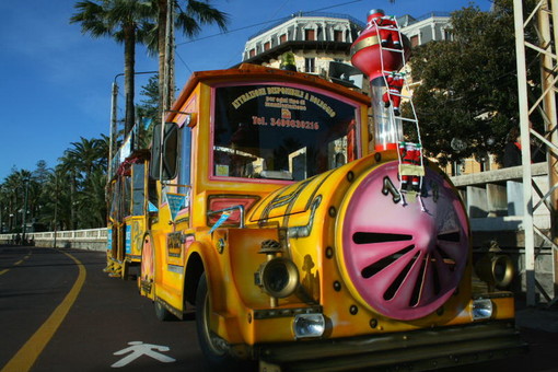 Imperia: anche il 'trenino' del lungomare Vespucci per le 'Cene in Borgo' di domenica