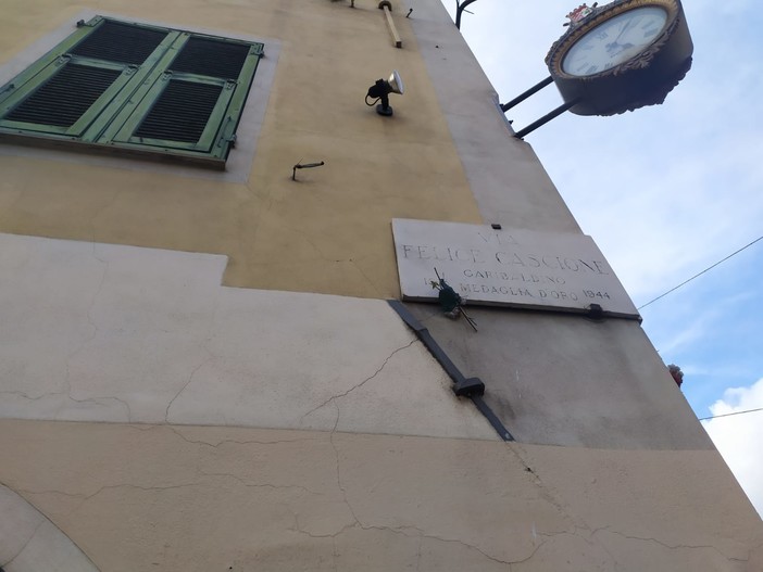 Imperia: al via pulizia e ripristino di lapidi ai Caduti e targhe storiche, molte sono ormai illeggibili