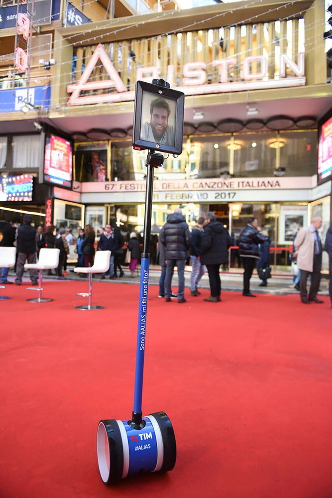 #Festival2017: ecco 'Alias' il robot che gira per Sanremo e che si può 'telecomandare' dal Mondo intero #Festival2017: ecco 'Alias' il robot che gira per Sanremo e che si può 'telecomandare' dal Mondo intero