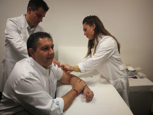 Covid: Toti “A ottobre positivi diminuiti dell’80% rispetto allo stesso mese del 2020, ma non abbassiamo la guardia”