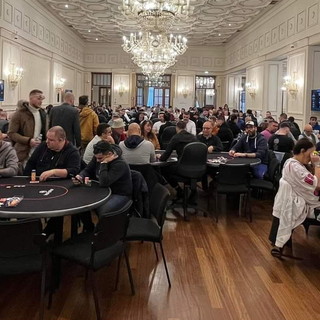 Il torneo di Poker in svolgimento nella sala privata