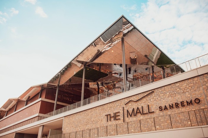 Venduto l'outlet 'The Mall': un fondo di investimento americano compra Valle Armea (e Firenze) dal gruppo Kering Venduto l'outlet 'The Mall': un fondo di investimento americano compra Valle Armea (e Firenze) dal gruppo Kering