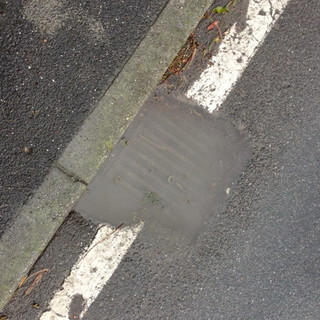 Sanremo: un nostro lettore all'Amaie "Segnalo una perdita d'acqua in via Palazzo!" Sanremo: un nostro lettore all'Amaie "Segnalo una perdita d'acqua in via Palazzo!"