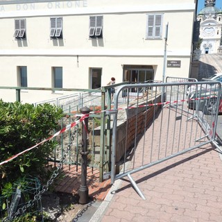 Sanremo: ditta al lavoro per il ripristino del muretto al Don Orione, in serata riaprirà il tunnel (Foto) Sanremo: ditta al lavoro per il ripristino del muretto al Don Orione, in serata riaprirà il tunnel (Foto)