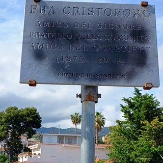 Sanremo: vandalizzata la targa per Fra Cristoforo a San Martino, i residenti chiedono un intervento (Foto) Sanremo: vandalizzata la targa per Fra Cristoforo a San Martino, i residenti chiedono un intervento (Foto)