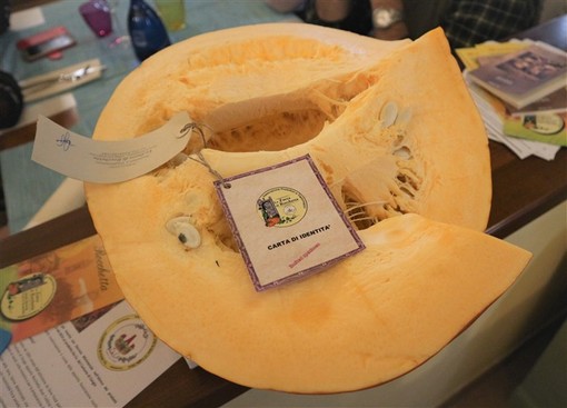 Osteria del Tempo Stretto di Albenga: un menù da incorniciare per la Zucca di Rocchetta di Cengio. Osteria del Tempo Stretto di Albenga: un menù da incorniciare per la Zucca di Rocchetta di Cengio.